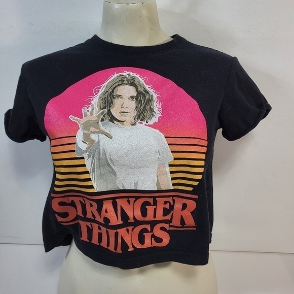 Stranger Things Black T-Shirt/Crop Top - Picture 2 of 7